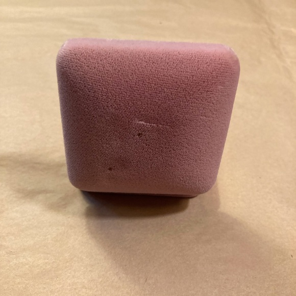 Calame pale rose velvet gift jewelry box, for ring or cuff links - Picture 4 of 11